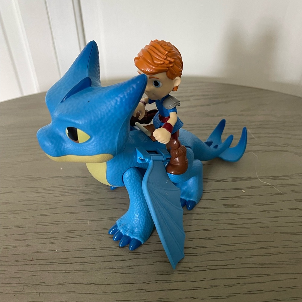 DreamWorks Dragons Rescue Riders Winger Dragon & Viking Dak Figures